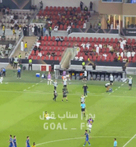 对中国裁判马宁不满。